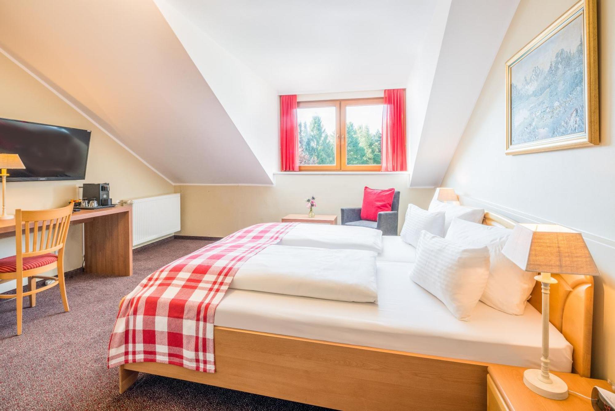 Best Western Hotel Brunnenhof Weibersbrunn Exterior foto